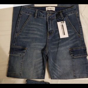 ⭐️LOOKING FOR ASHLEY MASON CARGO JEANS